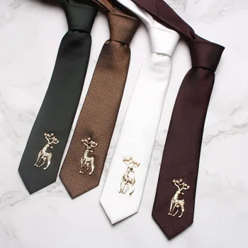 Фотосесия на коледна тематика, обикновен мъжки светло кафява метална вратовръзка с дължина 6 см, можете да вземете в тон.