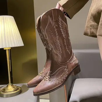 Дамски обувки; Колекция 2023 г.; Модни дамски обувки с принтом; Нови Пикантен дамски обувки за офиса и кариера с нитове на висок ток до средата на прасците С остри пръсти; Zapatos